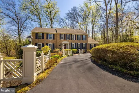 1035 Gelston Cir, Mclean, VA 22102 photo 3