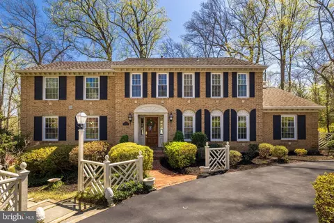 1035 Gelston Cir, Mclean, VA 22102