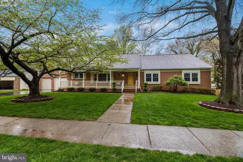 12516 Summer Pl, Oak Hill, VA 20171