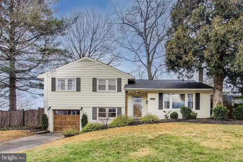 7311 Foxe Pl, Springfield, VA 22151