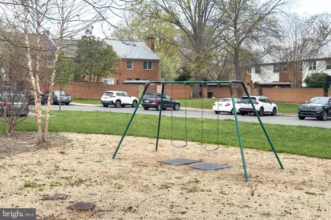 8524 Lakinhurst Ln, Springfield, VA 22152 photo 42