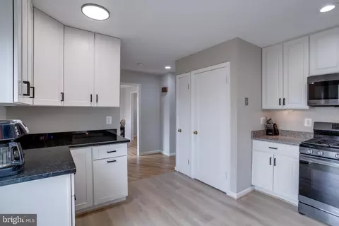 8524 Lakinhurst Ln, Springfield, VA 22152 photo 14