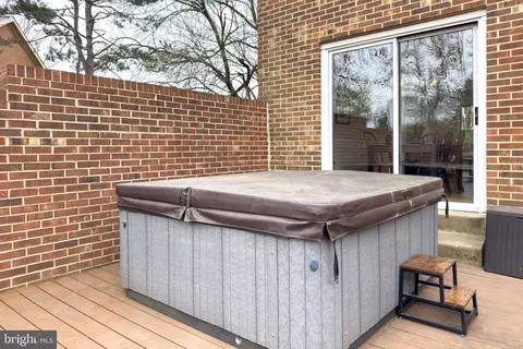 8524 Lakinhurst Ln, Springfield, VA 22152 photo 19
