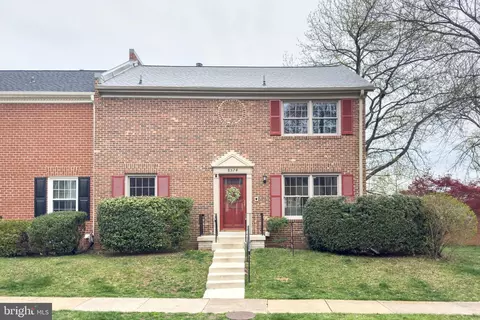 8524 Lakinhurst Ln, Springfield, VA 22152 photo 6