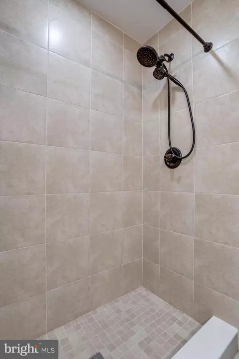 8524 Lakinhurst Ln, Springfield, VA 22152 photo 28