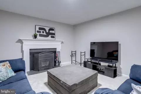 8524 Lakinhurst Ln, Springfield, VA 22152 photo 36