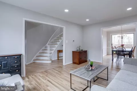8524 Lakinhurst Ln, Springfield, VA 22152 photo 10