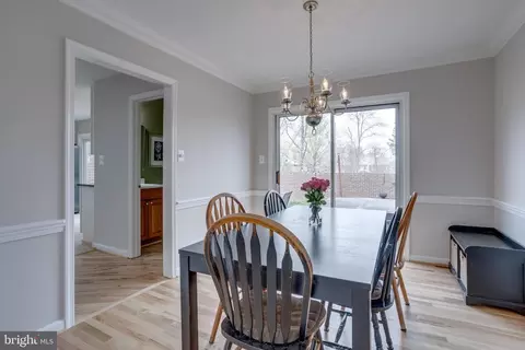 8524 Lakinhurst Ln, Springfield, VA 22152 photo 11