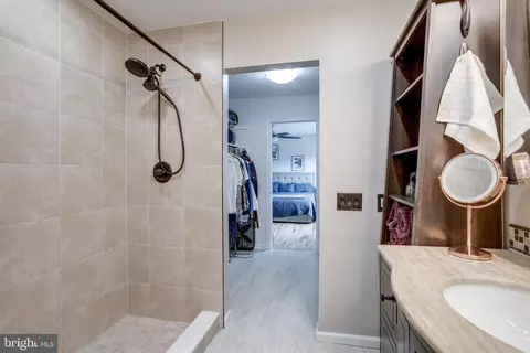 8524 Lakinhurst Ln, Springfield, VA 22152 photo 27