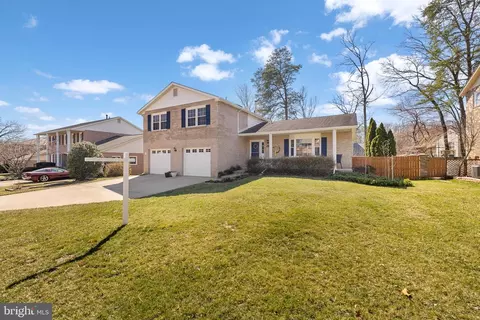 9715 Biggers Rd, Burke, VA 22015 photo 3