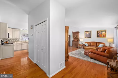 9715 Biggers Rd, Burke, VA 22015 photo 4