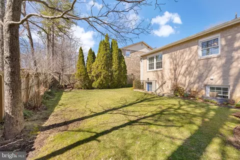 9715 Biggers Rd, Burke, VA 22015 photo 47