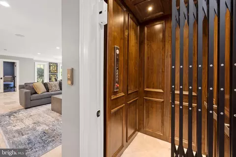Entry Way - 7805 Grovemont Dr, Mclean, VA 22102 photo 6 of 7