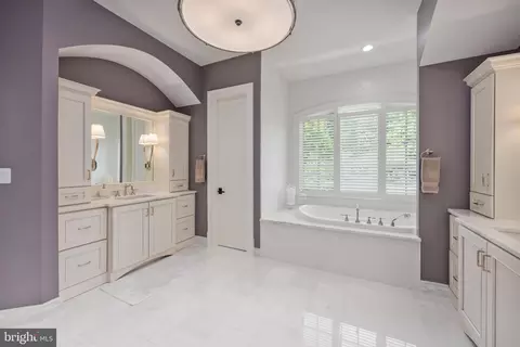 Bath - 7805 Grovemont Dr, Mclean, VA 22102 photo 2 of 5