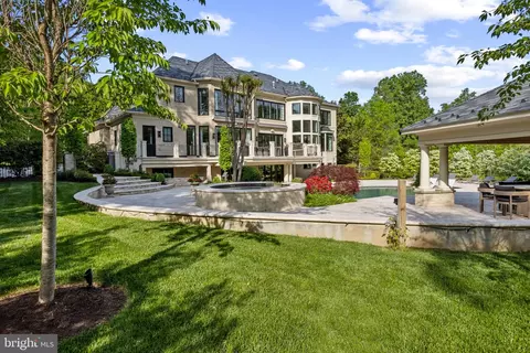 Exterior - 7805 Grovemont Dr, Mclean, VA 22102 photo 3 of 19