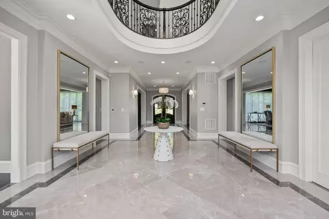Entry Way - 7805 Grovemont Dr, Mclean, VA 22102 photo 3 of 7