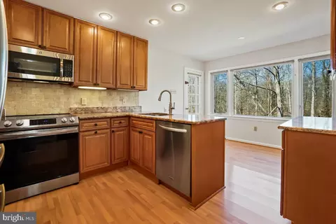 Kitchen - 1554 Forest Villa Ln, Mclean, VA 22101 photo 2 of 5