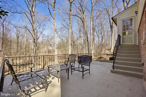 Exterior - 1554 Forest Villa Ln, Mclean, VA 22101 photo 3 of 8