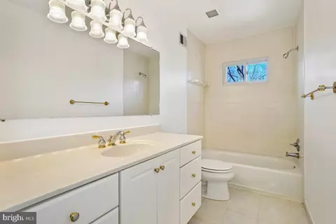 Bath - 1554 Forest Villa Ln, Mclean, VA 22101 photo 2 of 4