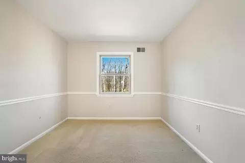 Bedroom - 1554 Forest Villa Ln, Mclean, VA 22101 photo 6 of 6