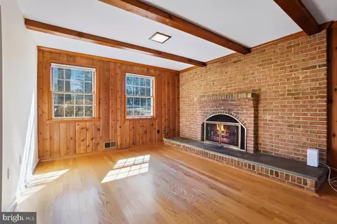 Living - 1554 Forest Villa Ln, Mclean, VA 22101 photo 10 of 10
