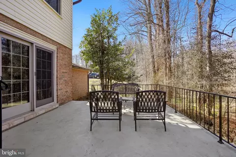 Exterior - 1554 Forest Villa Ln, Mclean, VA 22101 photo 4 of 8