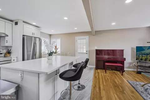 5928 Camberly Ave, Springfield, VA 22150 photo 8