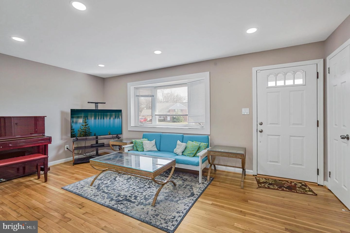 5928 Camberly Ave, Springfield, VA 22150 photo 4
