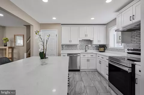 5928 Camberly Ave, Springfield, VA 22150 photo 6