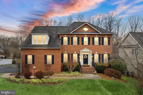 1287 Monroe St, Herndon, VA 20170