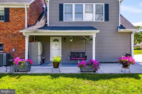 Exterior - 6001 Brandon Ave, Springfield, VA 22150 photo 7 of 10