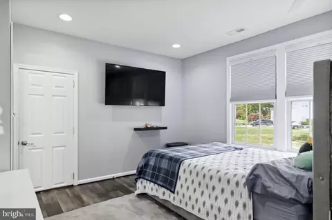Bedroom - 6001 Brandon Ave, Springfield, VA 22150 photo 2 of 14