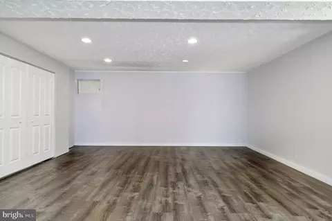 Living - 6001 Brandon Ave, Springfield, VA 22150 photo 2 of 3