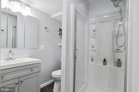 Bath - 6001 Brandon Ave, Springfield, VA 22150 photo 5 of 7