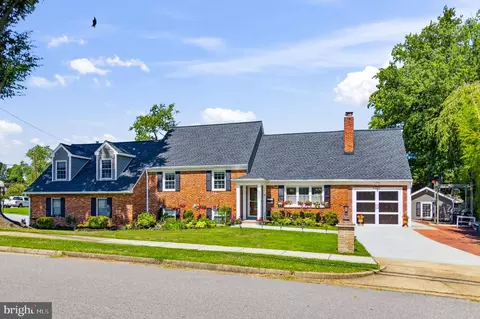 Exterior - 6001 Brandon Ave, Springfield, VA 22150 photo 2 of 10