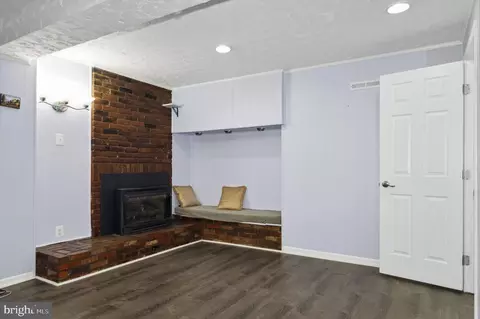 Living - 6001 Brandon Ave, Springfield, VA 22150 photo 3 of 3