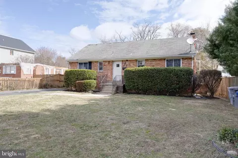 3513 Maple Ct, Falls Church, VA 22041