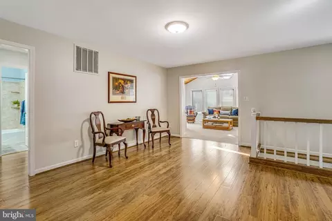 7266 Linden Tree Ln, Springfield, VA 22152 photo 3