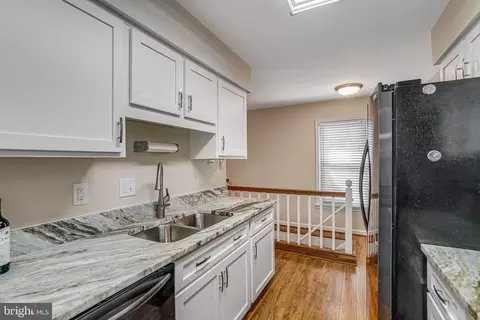 7266 Linden Tree Ln, Springfield, VA 22152 photo 8