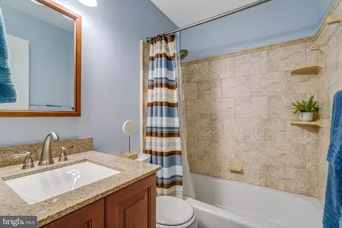 7266 Linden Tree Ln, Springfield, VA 22152 photo 12