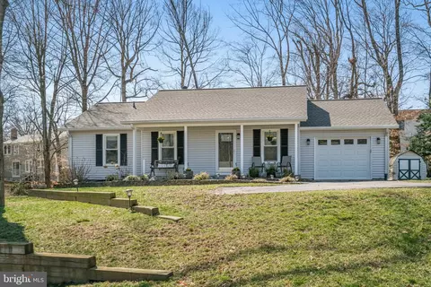 7266 Linden Tree Ln, Springfield, VA 22152