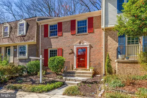 1546 Chatham Colony Ct, Reston, VA 20190