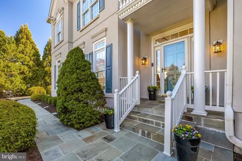 Exterior - 1421 Mayhurst Blvd, Mclean, VA 22102 photo 8 of 45