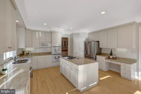 Kitchen - 1421 Mayhurst Blvd, Mclean, VA 22102 photo 4 of 11