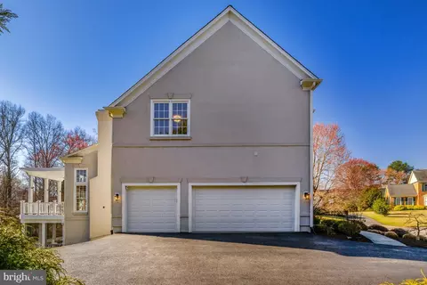 Exterior - 1421 Mayhurst Blvd, Mclean, VA 22102 photo 19 of 45