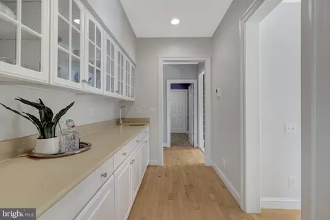 Entry Way - 1421 Mayhurst Blvd, Mclean, VA 22102 photo 8 of 12