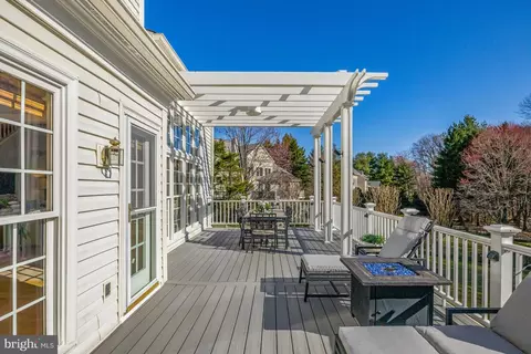 Exterior - 1421 Mayhurst Blvd, Mclean, VA 22102 photo 24 of 45