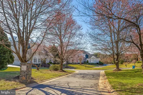 View/Area - 1421 Mayhurst Blvd, Mclean, VA 22102 photo 1 of 1