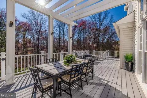 Exterior - 1421 Mayhurst Blvd, Mclean, VA 22102 photo 3 of 45