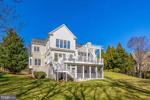 Exterior - 1421 Mayhurst Blvd, Mclean, VA 22102 photo 22 of 45